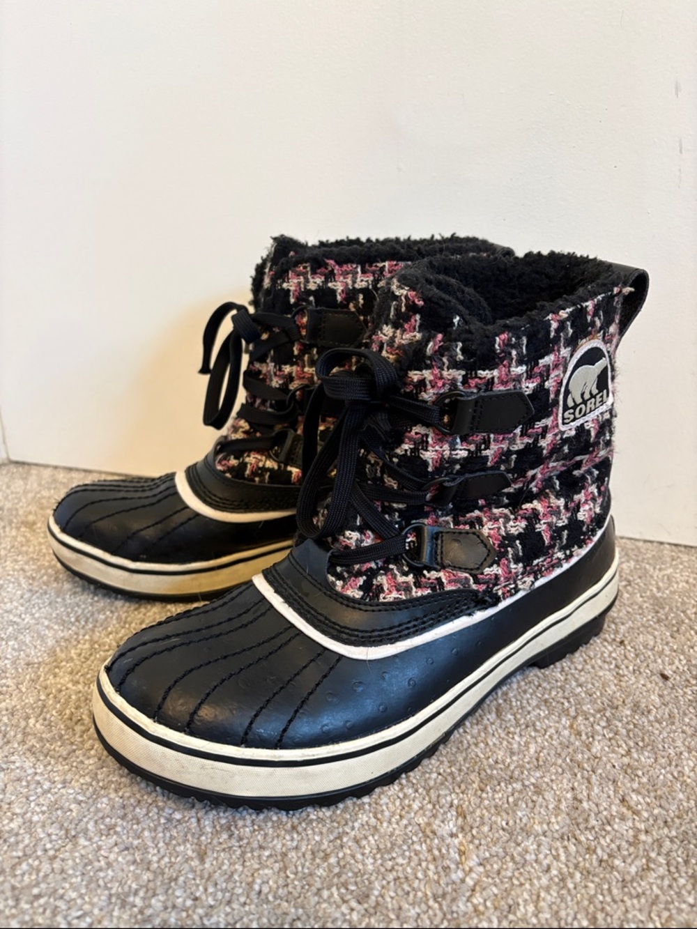 Sorel Women’s Houndstooth Ankle Duck Boots
